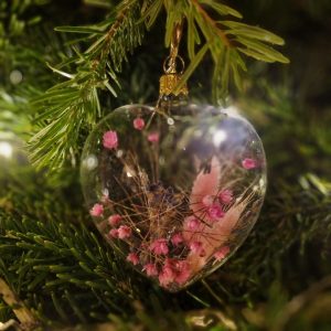 Glob de sticlă, formă inimă, personalizabil cu nume si cutie decorată inclusă